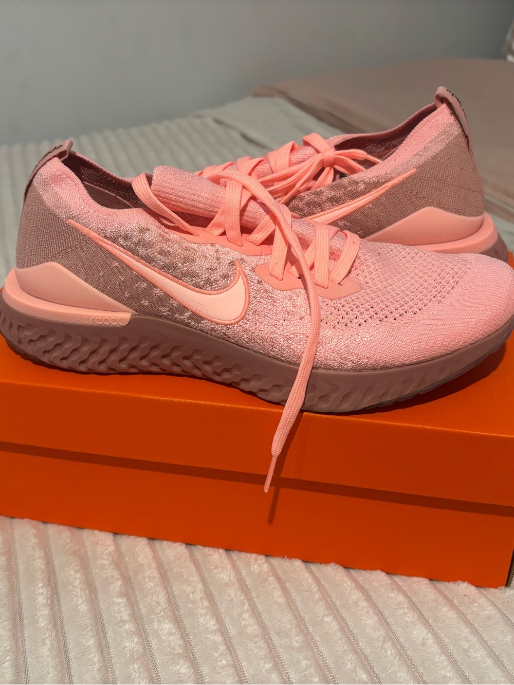 Nike Pink Women's Athletic Running Shoes - Picture 1 of 4